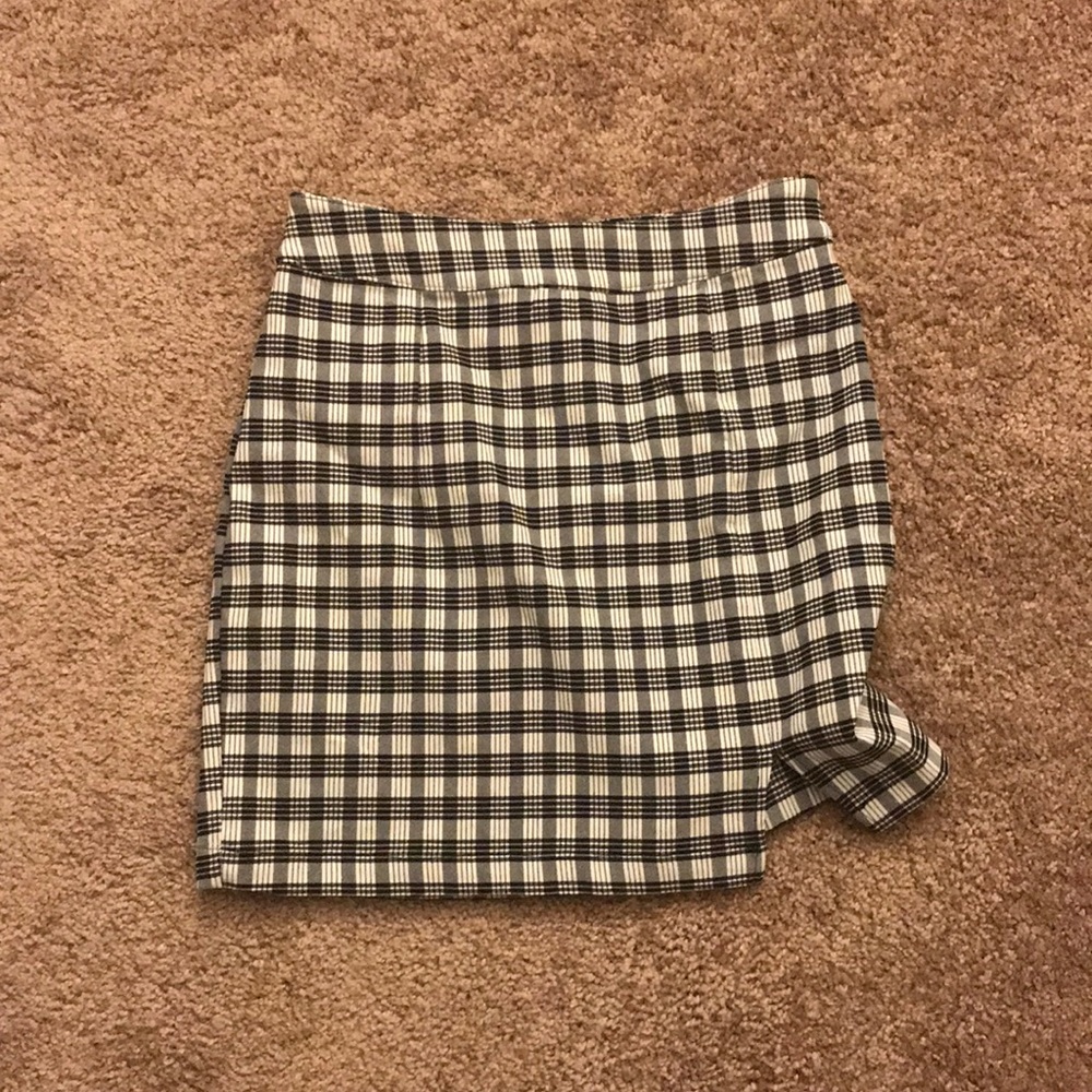 NWOT Garage plaid miniskirt with slit